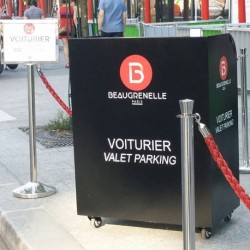 VALET PODIUM DESK RESTAURANT CLUB