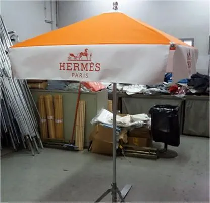 parasols-hermes-paris.webp